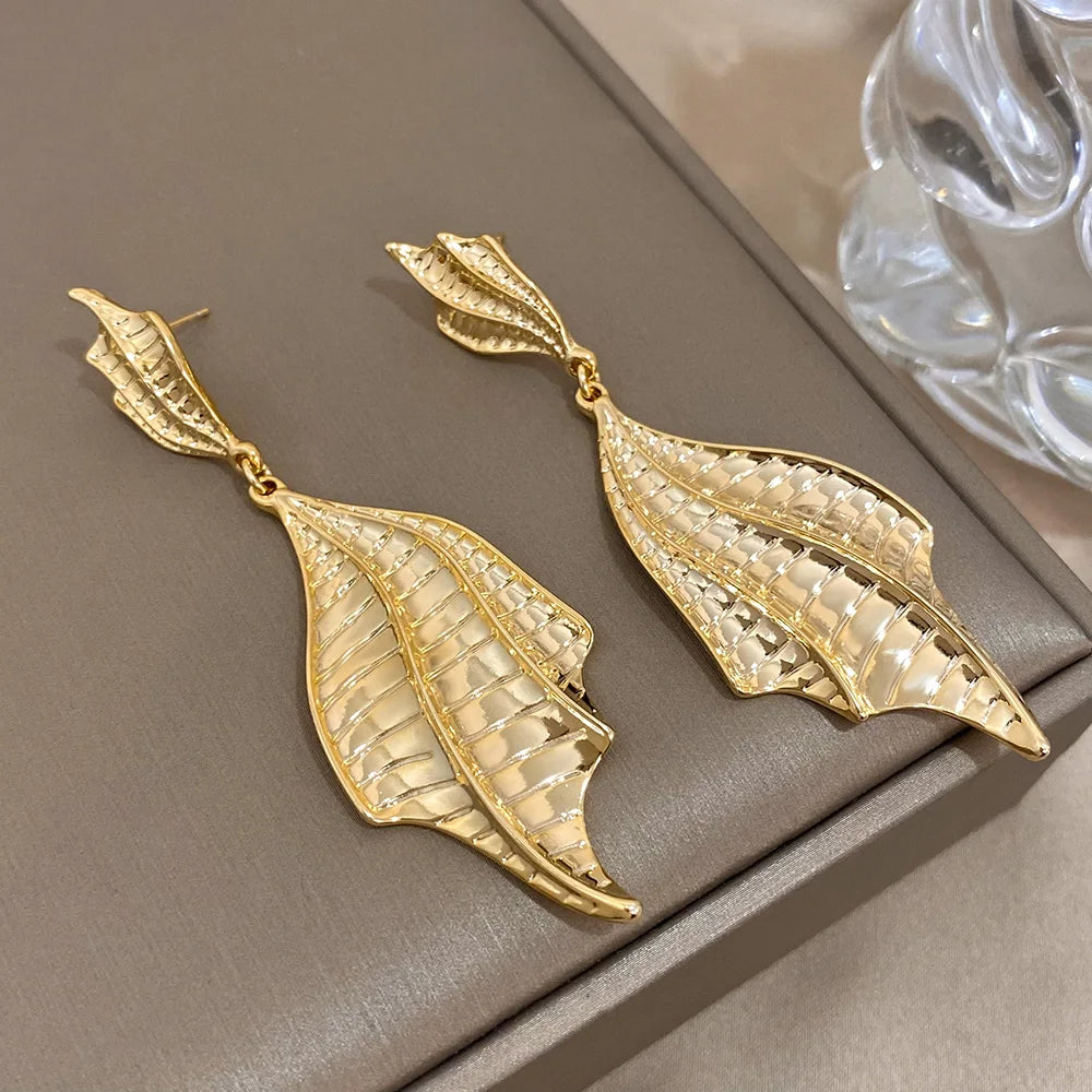 The Earring Lounge