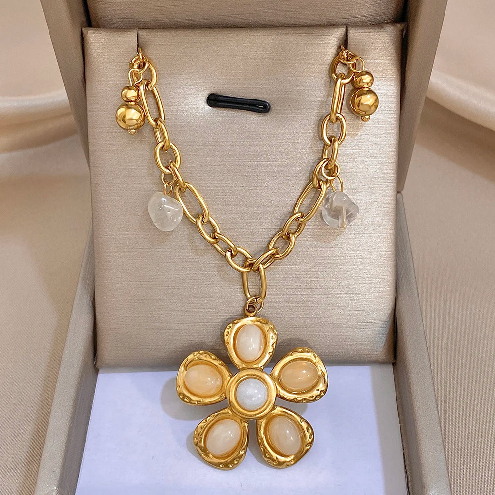 Aura Necklace Boutique