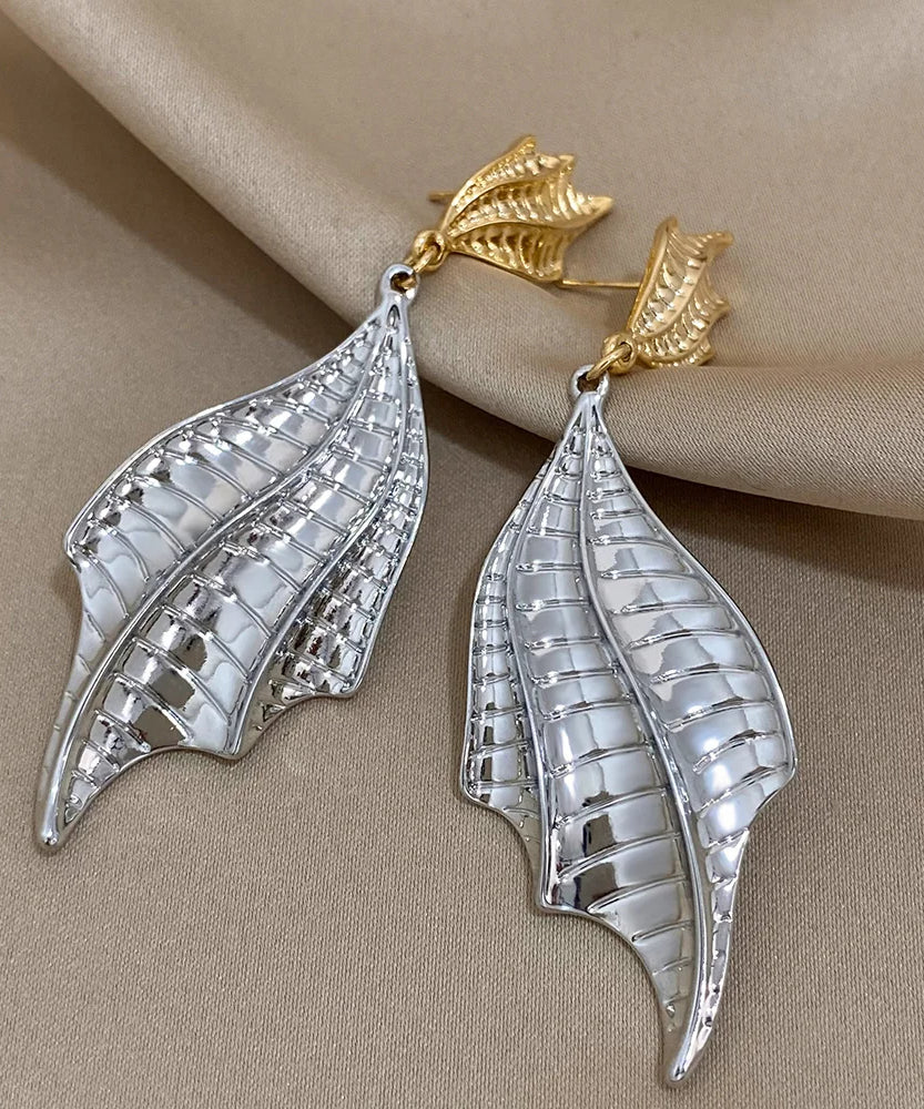 The Earring Lounge