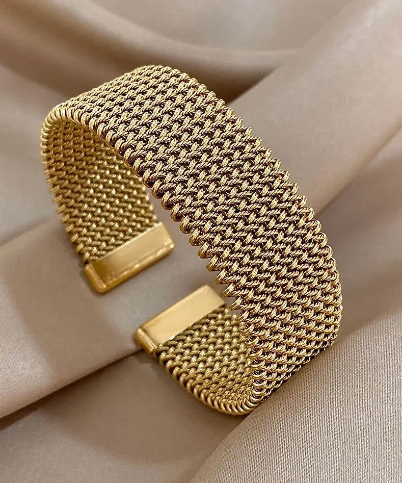 Crystal Wrist Avenue