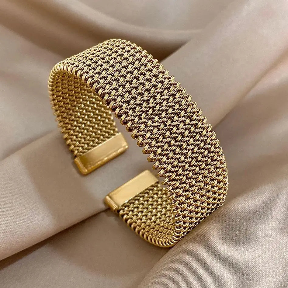 Crystal Wrist Avenue