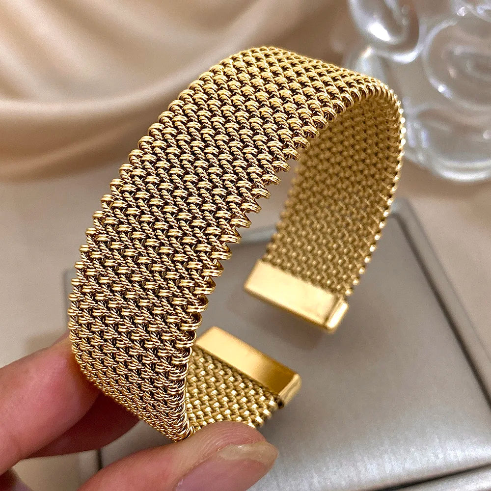 Crystal Wrist Avenue