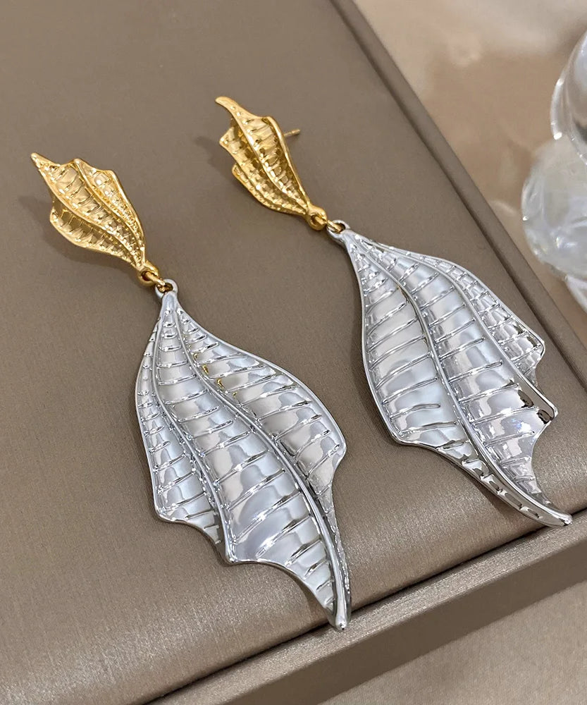 The Earring Lounge