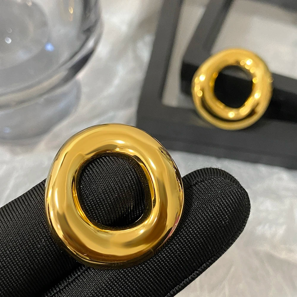 Elegant Hoop Haven