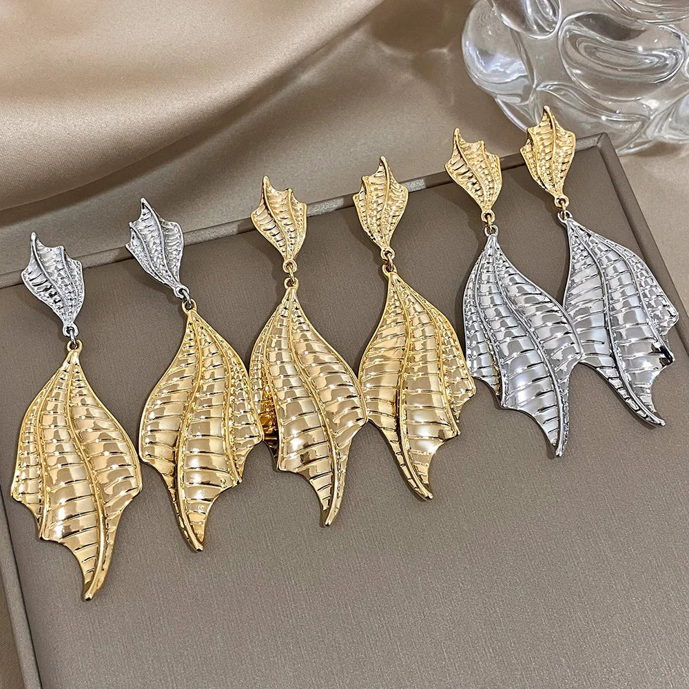 The Earring Lounge